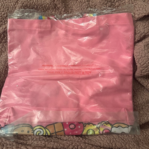 NWT Hello Kitty Cafe Pink Tote Bag - Picture 4 of 4